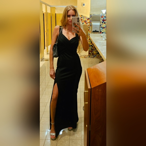 Meet your Posher, Toni - Picture 2 of 14